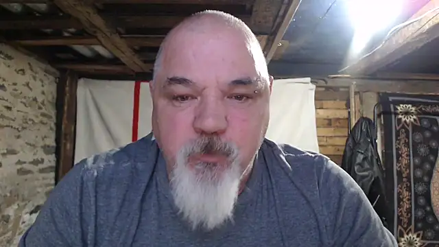 newfiesausage1972 (M mature) - 5 mins off lovens last tipper