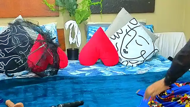 MidnightPassionxx webcam