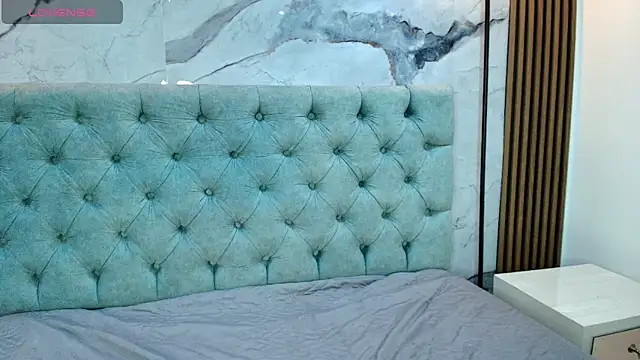 EsmeraldaChantre webcam