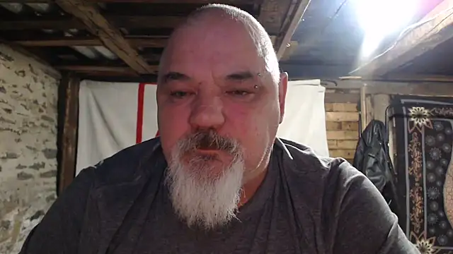 Newfiesausage197... Live Webcam on Stripchat