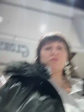 ZhenjaPoledance webcam