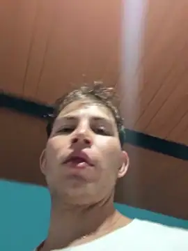 alexanderbianchi2 - AlexanderBianchi2's free webcam