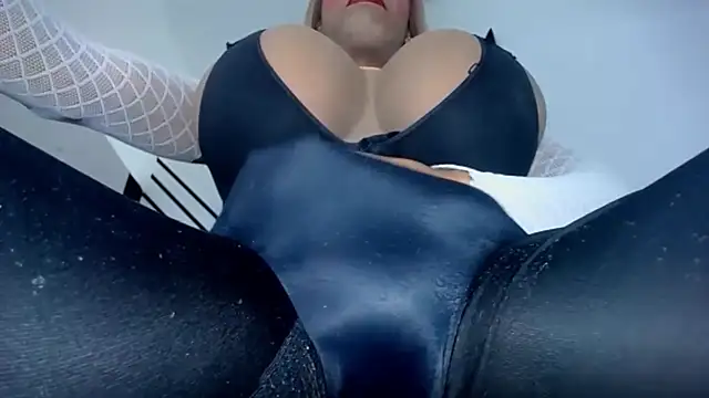 valentinabigcock23 webcam