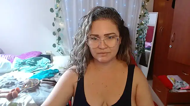 helenca43 - Helenca43's free webcam