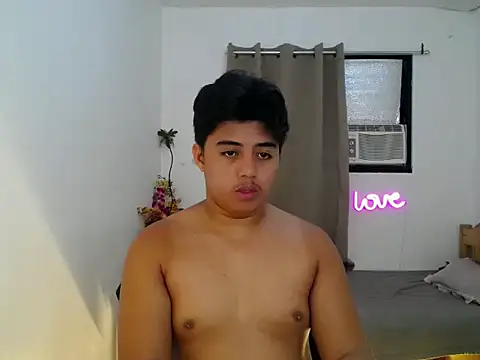 Hugecock2hundle_intown