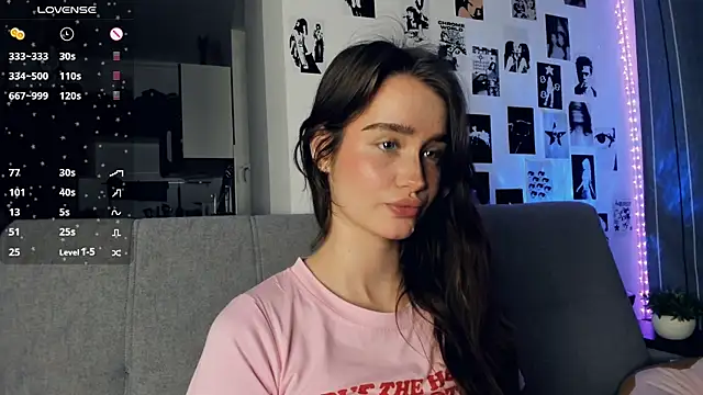 lovelyalivia - Lovelyalivia's free webcam