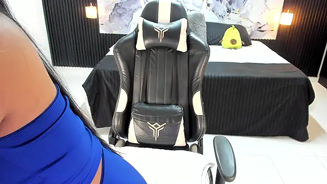 ivy_16 - Ivy_16's free webcam