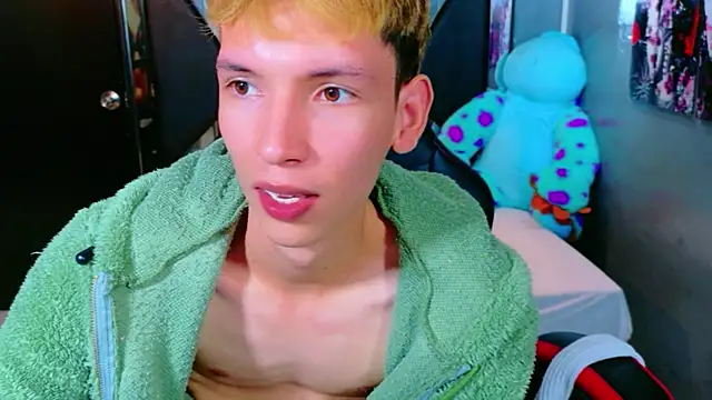 park_jimin1 live cam screenshot male on SLUT.SHOW — Free Live Cams & XXX Chat