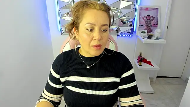 camixxx_m - Camixxx_m's free webcam