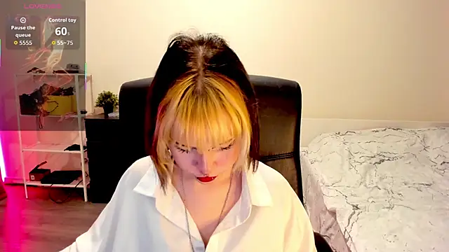 liyaluna - LiyaLuna's free webcam - UK Sex Cams