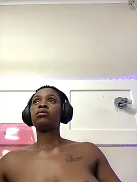 LuciousLips96 webcam