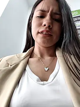 CHARLOTTE__05 webcam