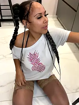 haileydiana - HaileyDiana's free webcam