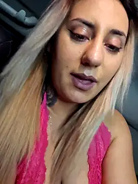 sinfullovers33 - SinfulLovers33's free webcam