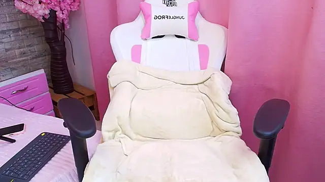 aurorasim (F young) - Lick my feet 🤤👣