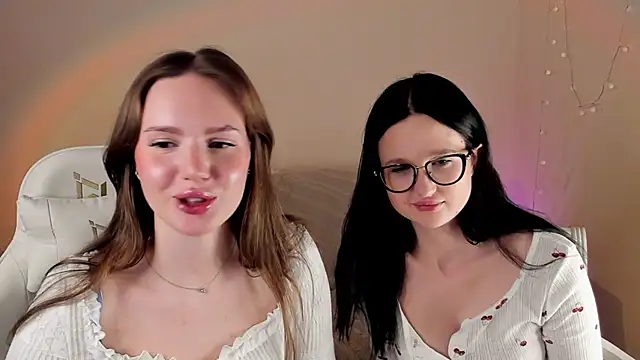 MishkaMe Live Webcam on Stripchat