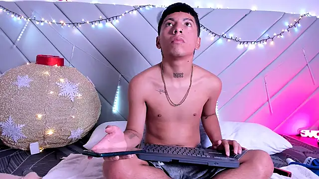 little_kris1 - Little_kris1's free webcam - UK Sex Cams