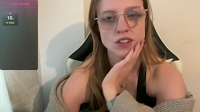 BustyKellyXXX webcam