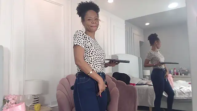 ChantalGarner webcam