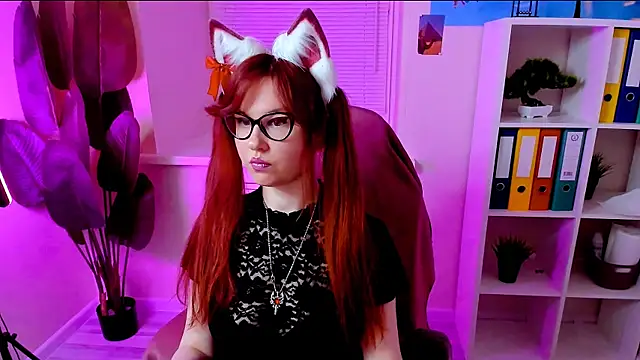 carolgiggly - CarolGiggly's free webcam