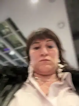 ZhenjaPoledance webcam