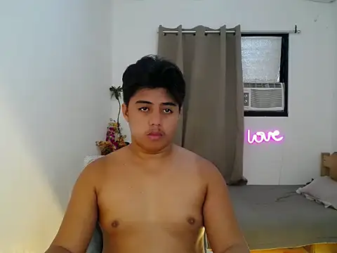 Hugecock2hundle_intown webcam