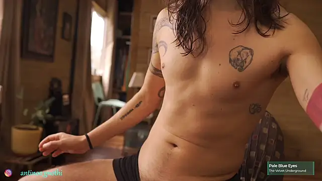 Antinoo_Gnothi webcam