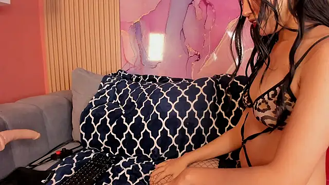 nhoanbrunette - NhoanBrunette's free webcam