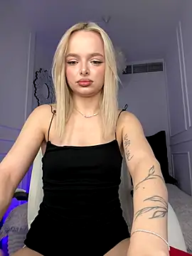 miss_blondiee webcam