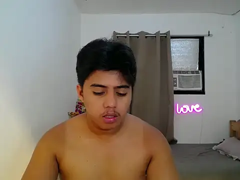 Hugecock2hundle_intown webcam