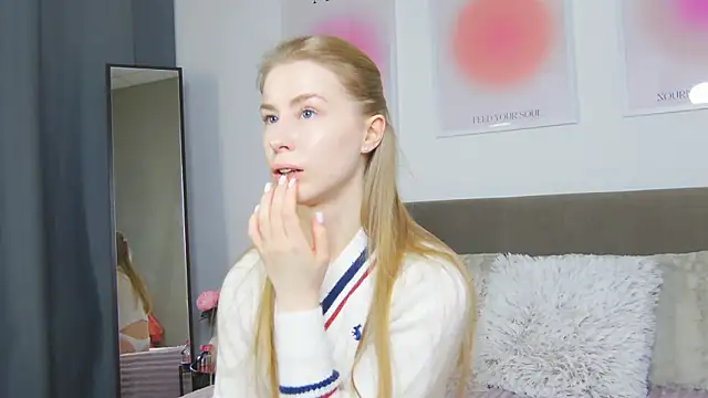 violetiswone - VioletiSwone's free webcam