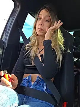 petitesecrets (F young) - Quitar jeans 12 min parking 🙈😈