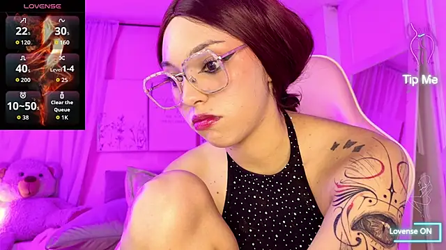 lynaa_love - Lynaa_love's free webcam