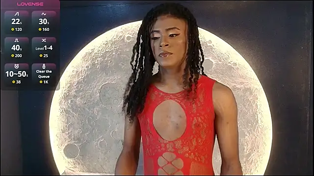 NaomiQueents live cam screenshot tranny from Colombia on SLUT.SHOW — Free Live Cams & XXX Chat