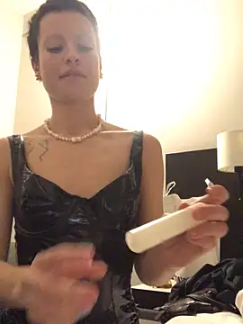 youngdutchruby - YoungDutchRuby's free webcam