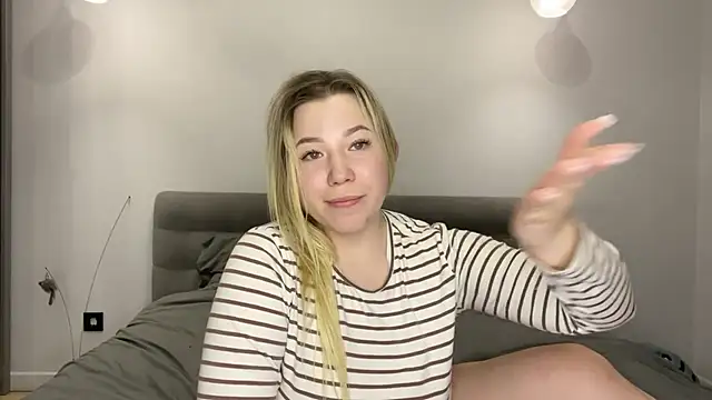 Embersweetbunny webcam