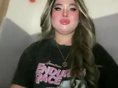 Naughtyrosecum webcam