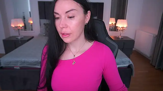 BlackSilkQueen webcam