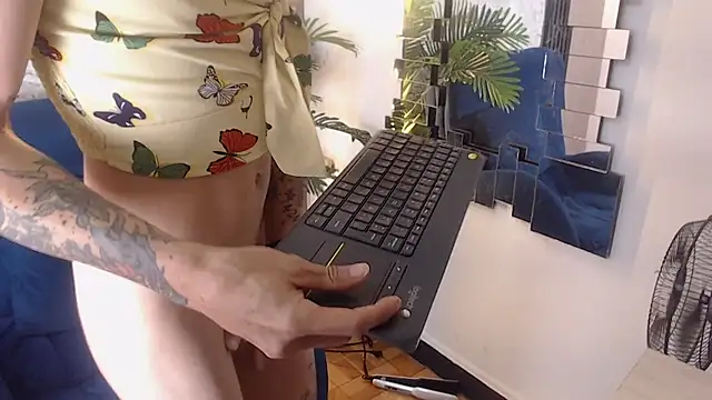 Nicky_carterr_ webcam