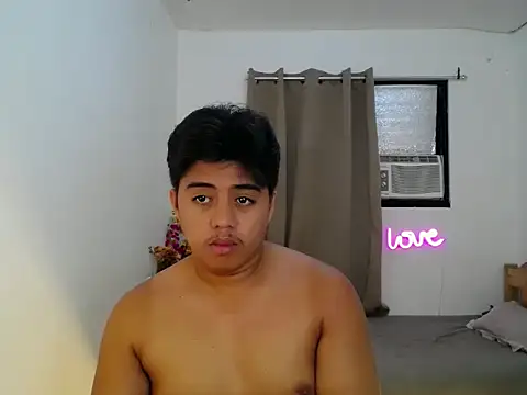 Hugecock2hundle_intown webcam