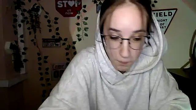 Moon__Lily webcam stripchat model stream image