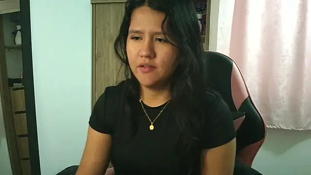 Oliviawatson1 webcam stripchat model stream image