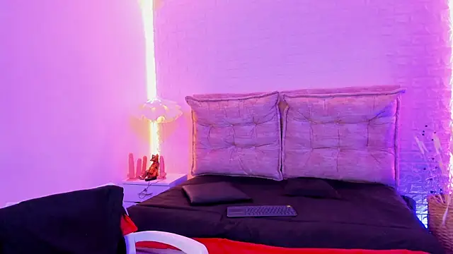 salome_rouse1 - Salome_rouse1's free webcam