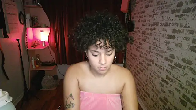 prettylittleproblem - PrettyLittleProblem's free webcam