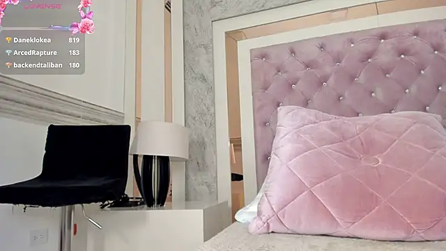 Ariel_Versace webcam