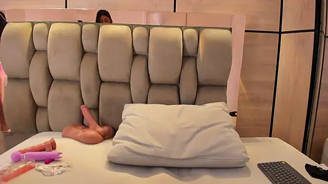 karol_lewiss - Karol_lewiss's free webcam