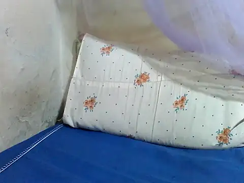 Melodious-Lizz webcam