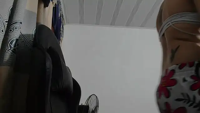 sweet_cutetras22 webcam