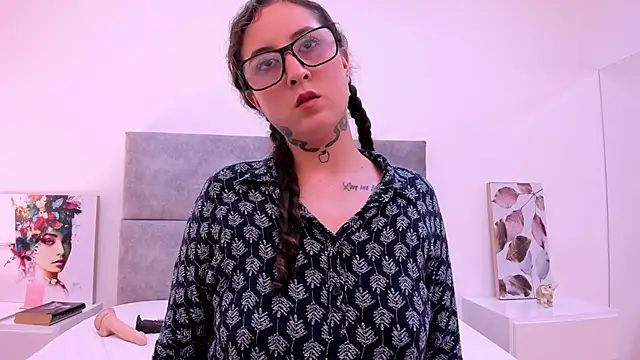 SharonMartini webcam