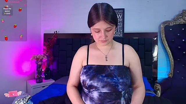 Krystal_Heartss webcam
